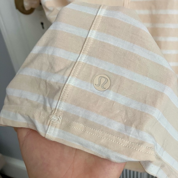LULULEMON All Yours Tee Beige White Stripe size 2 - Picture 4 of 4